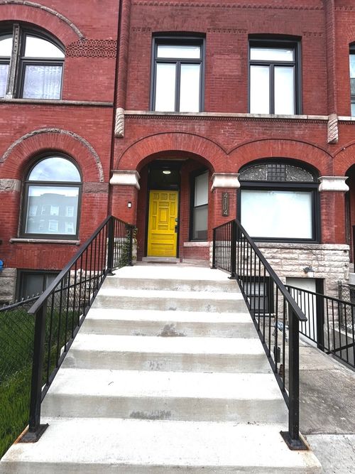 4114 S Ellis Ave, Chicago, IL, 60653-3014 | Card Image