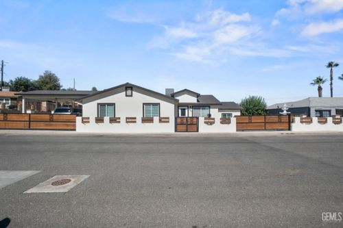 525 Washington Ave, Taft, CA, 93268-4441 | Card Image