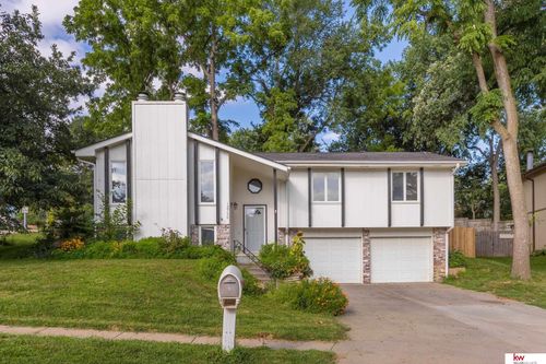 12750 Forestdale Dr, Bellevue, NE, 68123-2811 | Card Image