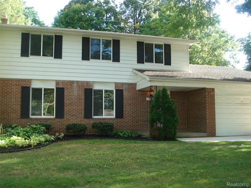 1724 Hamman Dr, Troy, MI, 48085-5039 | Card Image