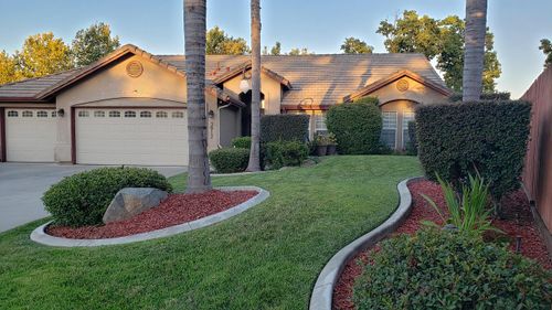 3912 S Vickie Ct, Visalia, CA, 93277-7906 | Card Image