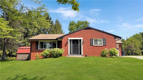 108 Arrowhead Dr, Beaver Falls, PA, 15010-1502 | Card Image
