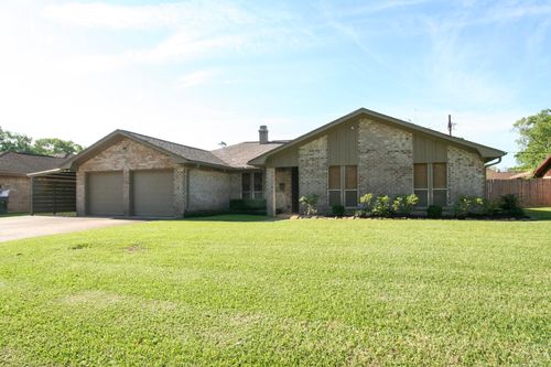8175 Shenandoah Dr, Beaumont, TX, 77706-5201 | Card Image