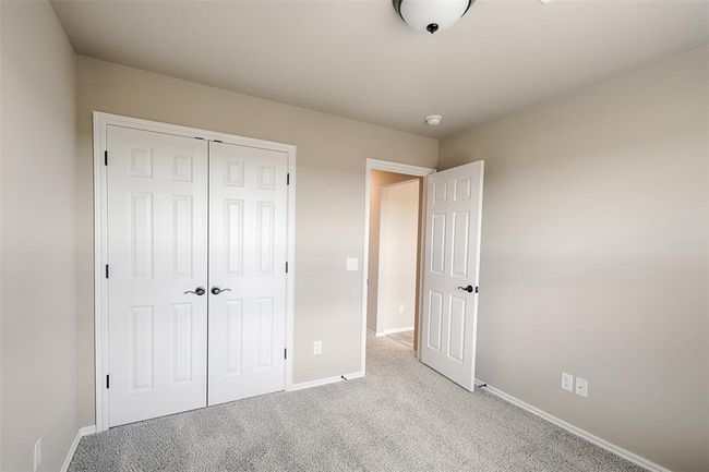 2024 W Black Powder Way, House other with 4 bedrooms, 2 bathrooms and null parking in Mustang OK | Image 24