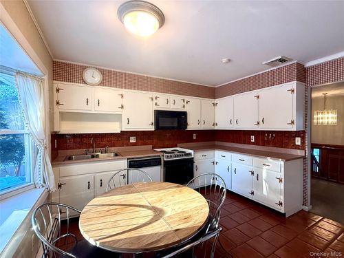 130 Grand Street, Lloyd, NY, 12528 | Card Image