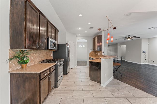 1907 Vineyard Hill Ct, House other with 3 bedrooms, 2 bathrooms and 2 parking in Pearland TX | Image 12