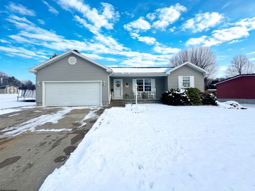 61 Hickory Dr, Fairmont, WV, 26554-7440 | Card Image