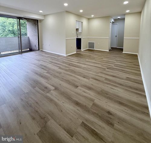 201-5608 Bloomfield Dr, ALEXANDRIA, VA, 22312-2528 | Card Image