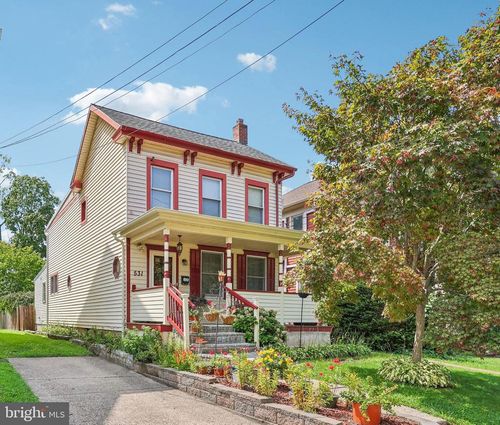 531 Crown St, MORRISVILLE, PA, 19067-6221 | Card Image