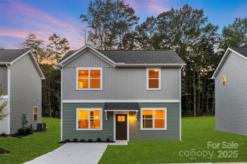 405 Winston Ave, Statesville, NC, 28677-6665 | Card Image