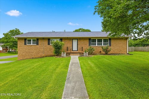 7552 Berkshire Blvd, Powell, TN, 37849-3727 | Card Image