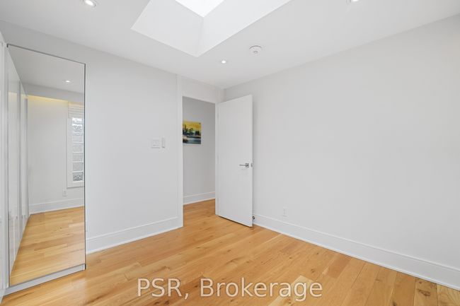 184 Strachan Ave, House attached with 5 bedrooms, 5 bathrooms and 1 parking in Toronto ON | Image 28