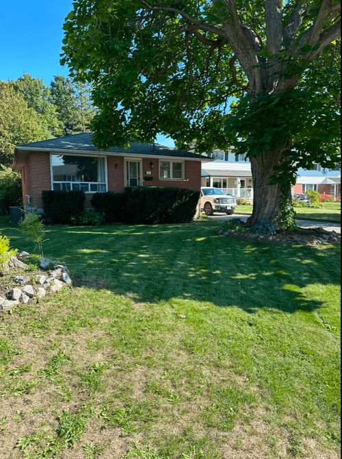 11 Bradley Cres, Belleville, ON, K8N2L7 | Card Image