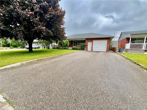 134 Alison Ave, Cambridge, ON, N1R1N4 | Card Image