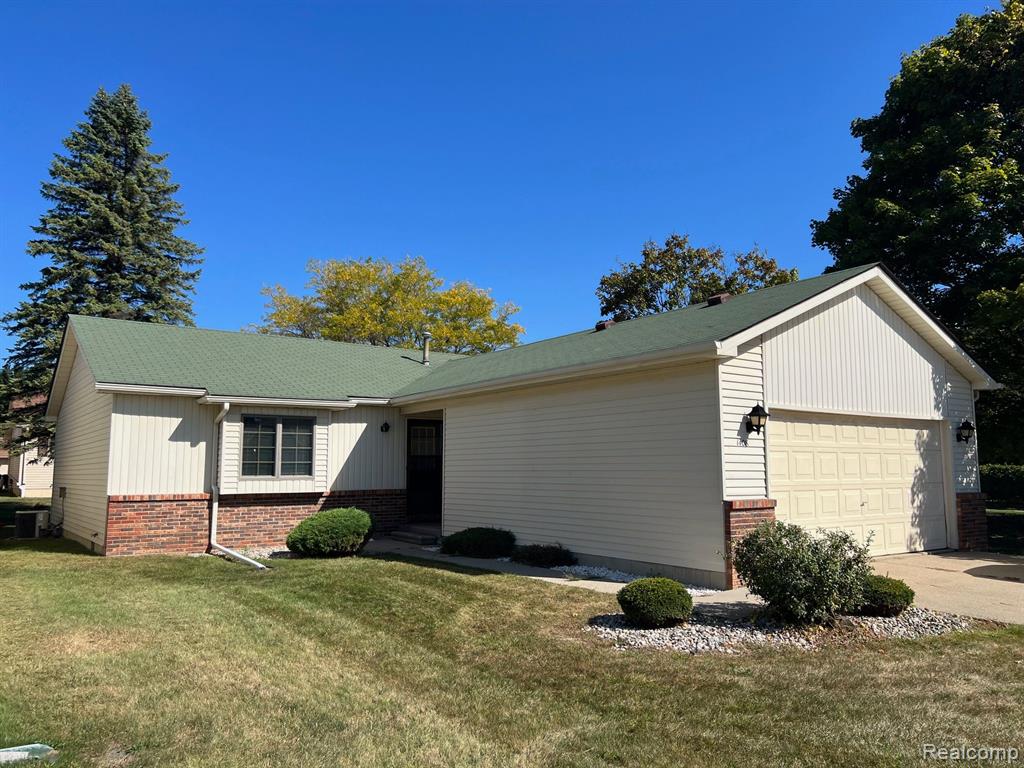 Grant Ct, Lapeer, MI 48446