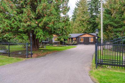 5517 245a St, House other with 3 bedrooms, 3 bathrooms and 10 parking in Langley BC | Image 2