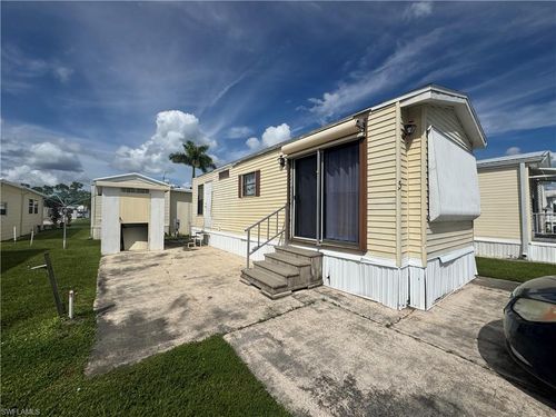 5 Fountain View Blvd, NORTH FORT MYERS, FL, 33903-7322 | Card Image