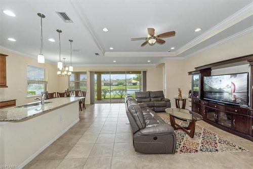 3862 Eldon St, FORT MYERS, FL, 33916-4717 | Card Image