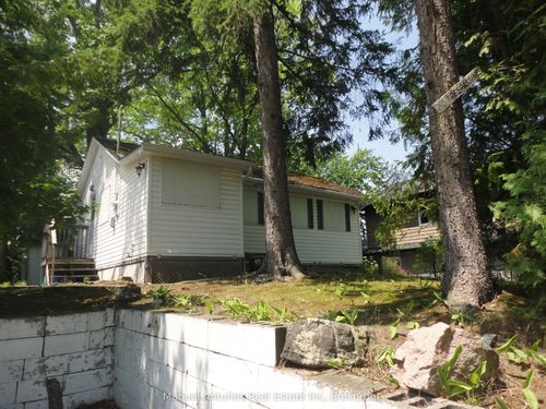 114 32nd St S, Wasaga Beach, ON, L9Z2S4 | Card Image