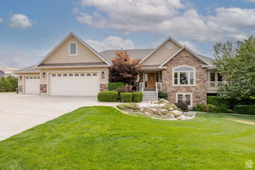 940 Canyon Rd, Hyde Park, UT, 84318-3906 | Card Image