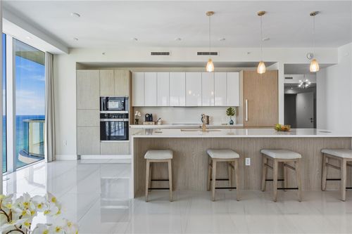 p1802-3100 N Ocean Drive, Riviera Beach, FL, 33404 | Card Image