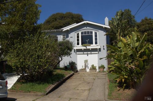 180 Farragut Ave, Vallejo, CA, 94590-4308 | Card Image