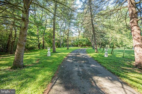 220 Harvey Road, CHADDS FORD, PA, 19317 | Card Image