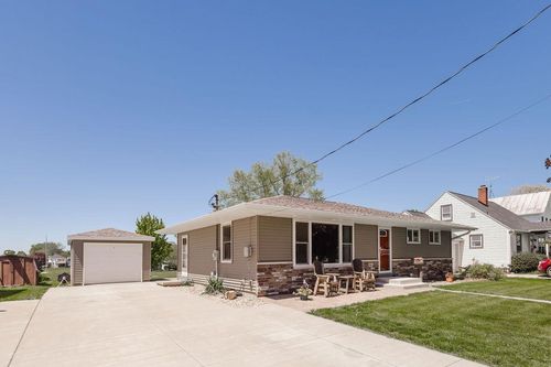880 N 2nd St, Platteville, WI, 53818-1849 | Card Image
