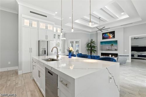 1631 N Copeland Dr, MARCO ISLAND, FL, 34145-6632 | Card Image