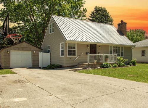 107 Sw Sunset Street, Waverly, IA, 50677 | Card Image