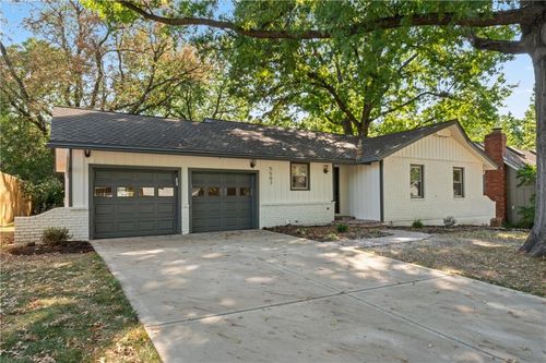 5507 W 98th Ter, Overland Park, KS, 66207-2943 | Card Image