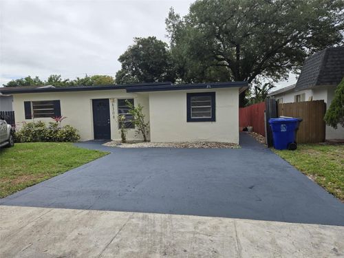 6308 Cleveland St, Hollywood, FL, 33024-5916 | Card Image