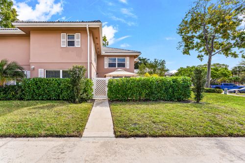 3136 Kingston Ct, West Palm Beach, FL, 33409-7519 | Card Image