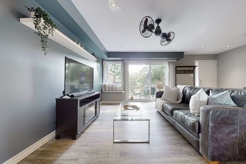 195 Milestone Cres, Aurora, ON, L4G3M2 | Card Image