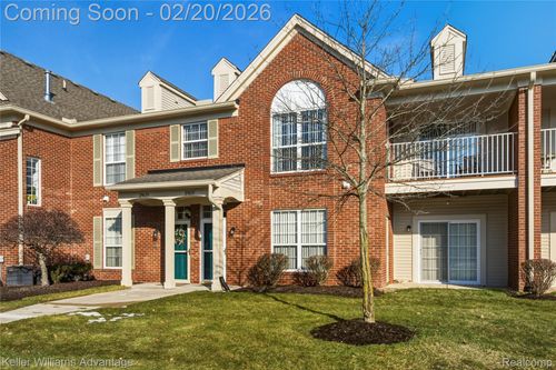 29639 Nottingham Cir, Livonia, MI, 48152-2131 | Card Image