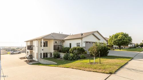 4-1527 N 33rd Street, Bismarck, ND, 58501 | Card Image