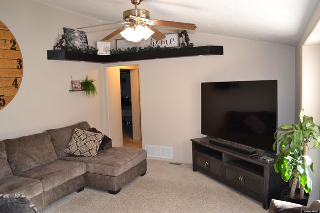 295 E Cottonwood Dr, House other with 4 bedrooms, 2 bathrooms and null parking in Mountain View WY | Image 4