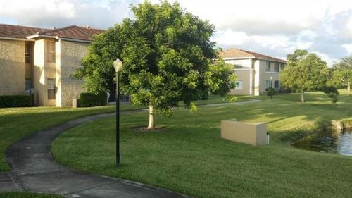 9918-9918 Twin Lakes Dr, Coral Springs, FL, 33071-5329 | Card Image