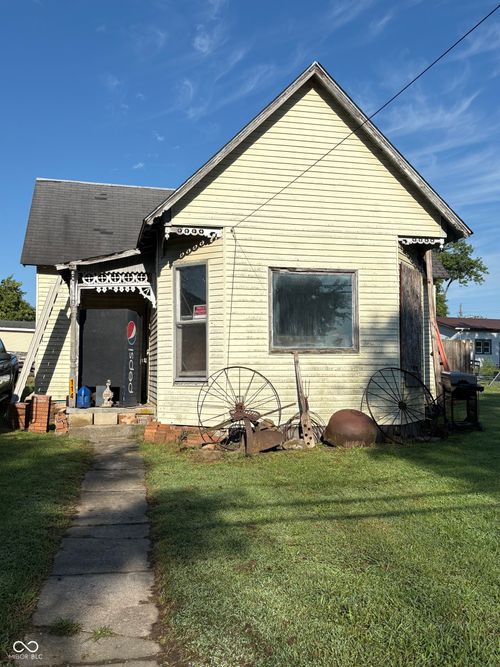 114 S Main St, Fillmore, IN, 46128-9617 | Card Image