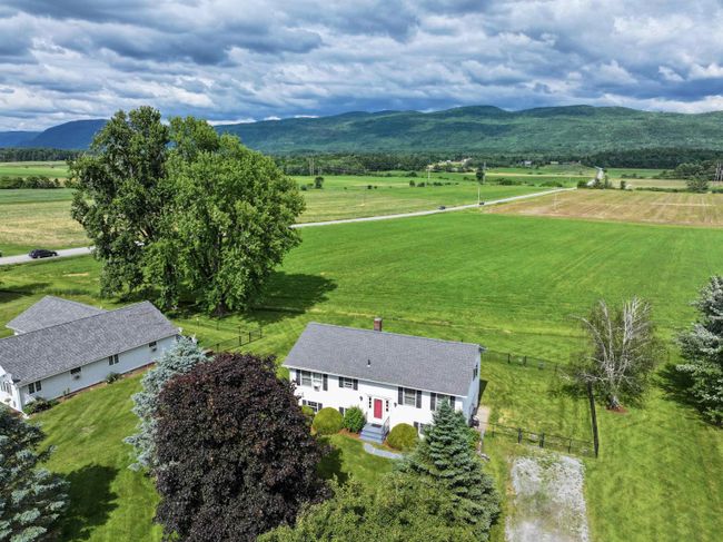 953 Lower Foote St, House other with 3 bedrooms, 2 bathrooms and null parking in Middlebury VT | Image 4