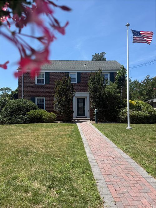 156 N Ocean Ave, Patchogue, NY, 11772-2004 | Card Image