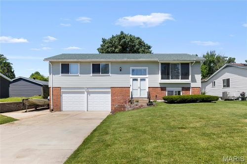 12815 Vista Ridge Ln, Saint Louis, MO, 63138-1537 | Card Image