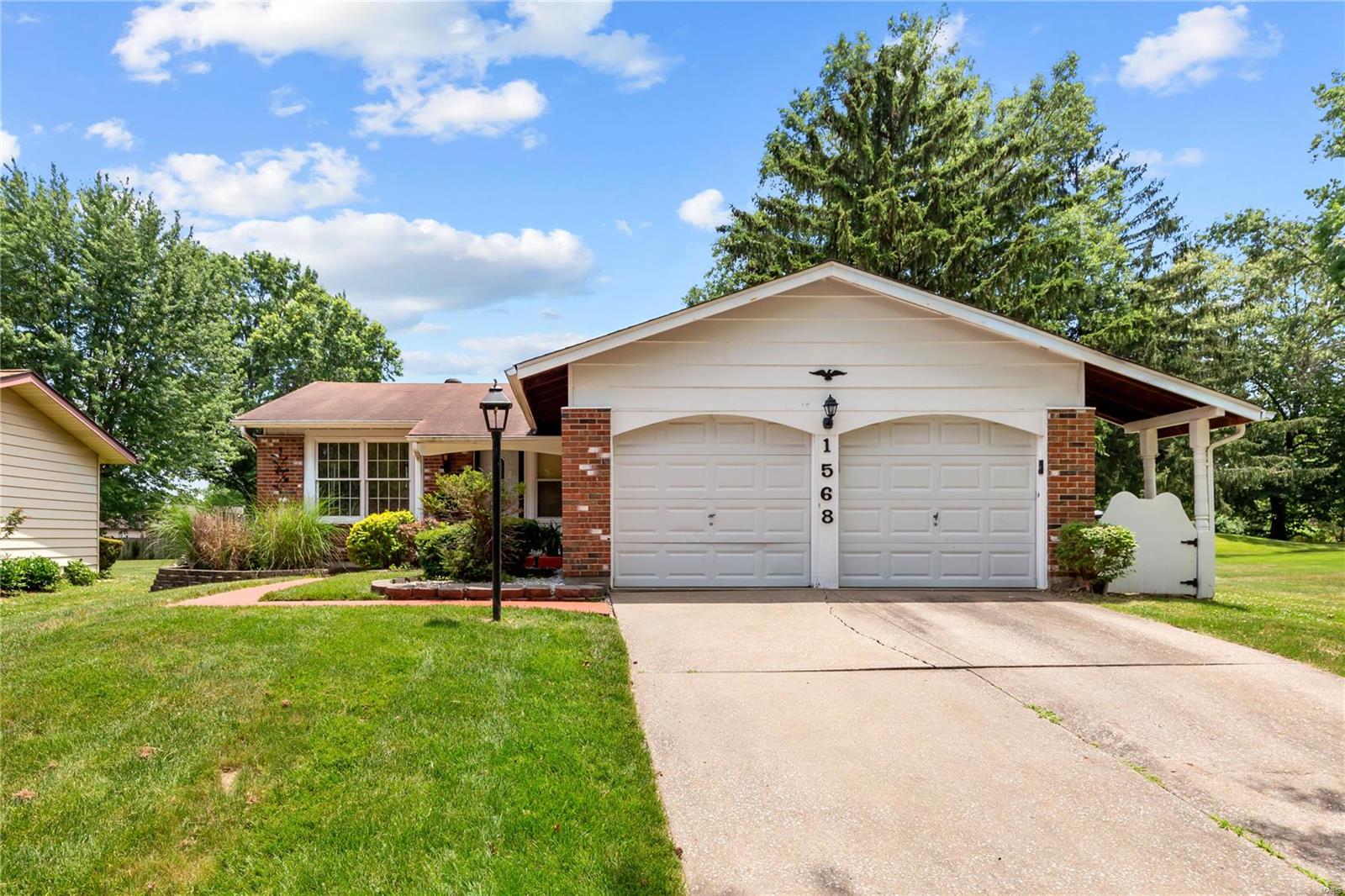 Spangler Dr, Florissant, MO 63031