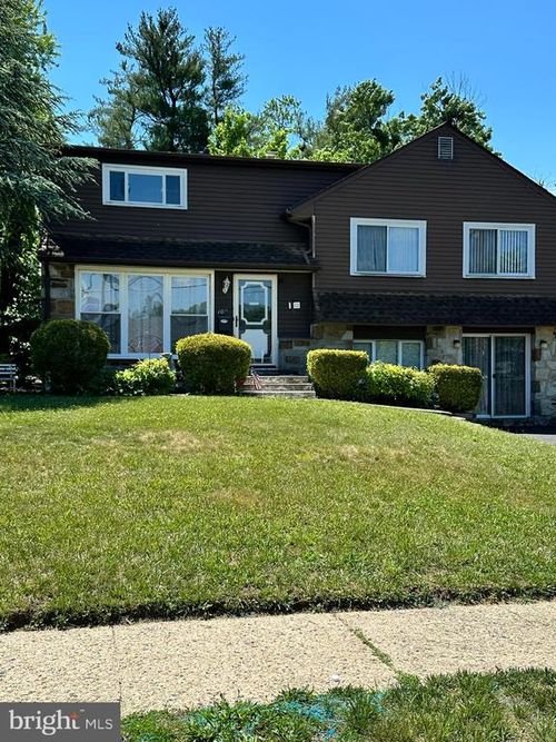 109 Long Lane, VOORHEES, NJ, 08043 | Card Image