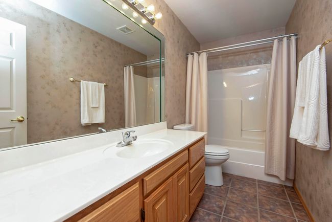 Main Level Guest Bathroom | Image 34