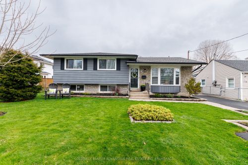 3 Northglen Avenue E, St Catharines, ON, L2M1B3 | Card Image