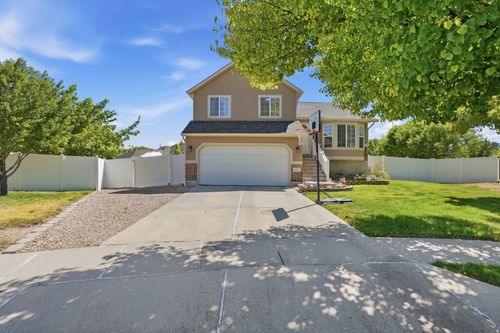 3557 W Lillehammer Cir, Taylorsville, UT, 84129-6990 | Card Image