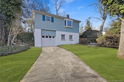 32 Sherwood Dr, Larchmont, NY, 10538-2637 | Card Image