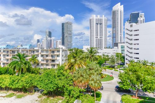 ph14-17800 Atlantic Blvd, Sunny Isles Beach, FL, 33160-2799 | Card Image