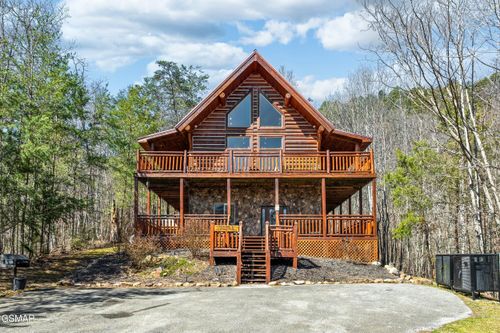 2971 Drue Fox Way, Sevierville, TN, 37862-7891 | Card Image
